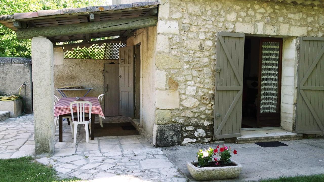 Mas Grimaud - Gite- Studio Et Chambres D'Hotes Familiales Eygalières Kültér fotó