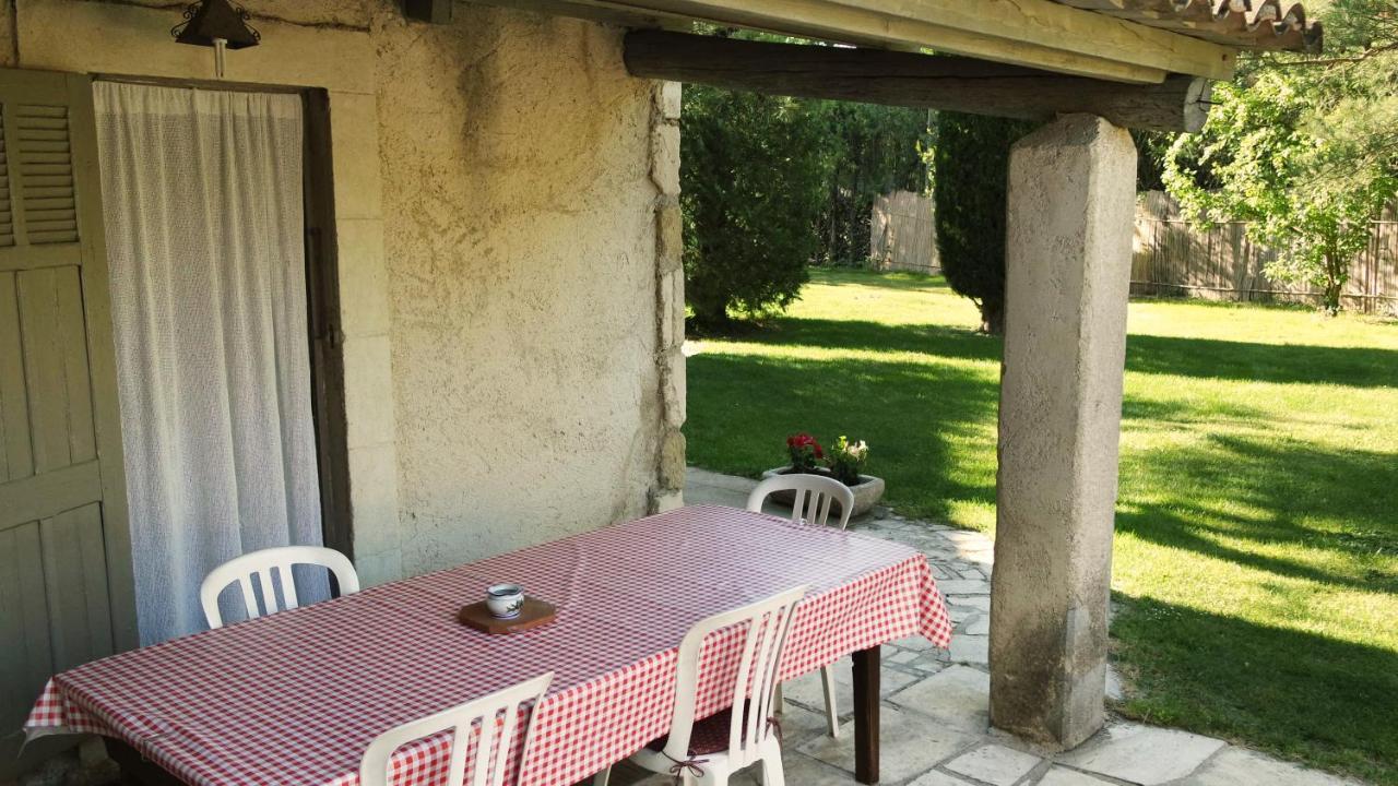Mas Grimaud - Gite- Studio Et Chambres D'Hotes Familiales Eygalières Kültér fotó