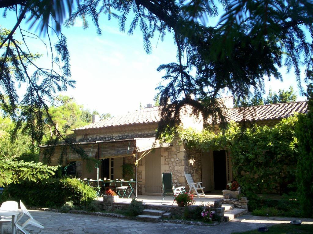 Mas Grimaud - Gite- Studio Et Chambres D'Hotes Familiales Eygalières Kültér fotó