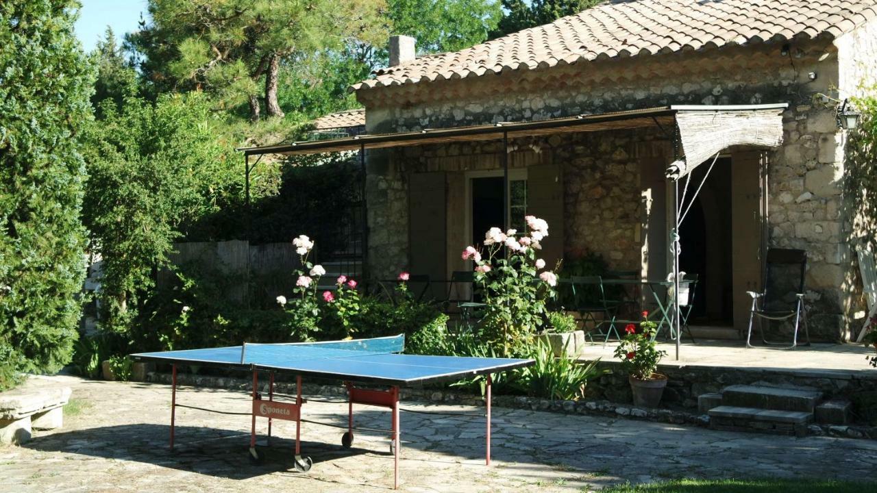 Mas Grimaud - Gite- Studio Et Chambres D'Hotes Familiales Eygalières Kültér fotó