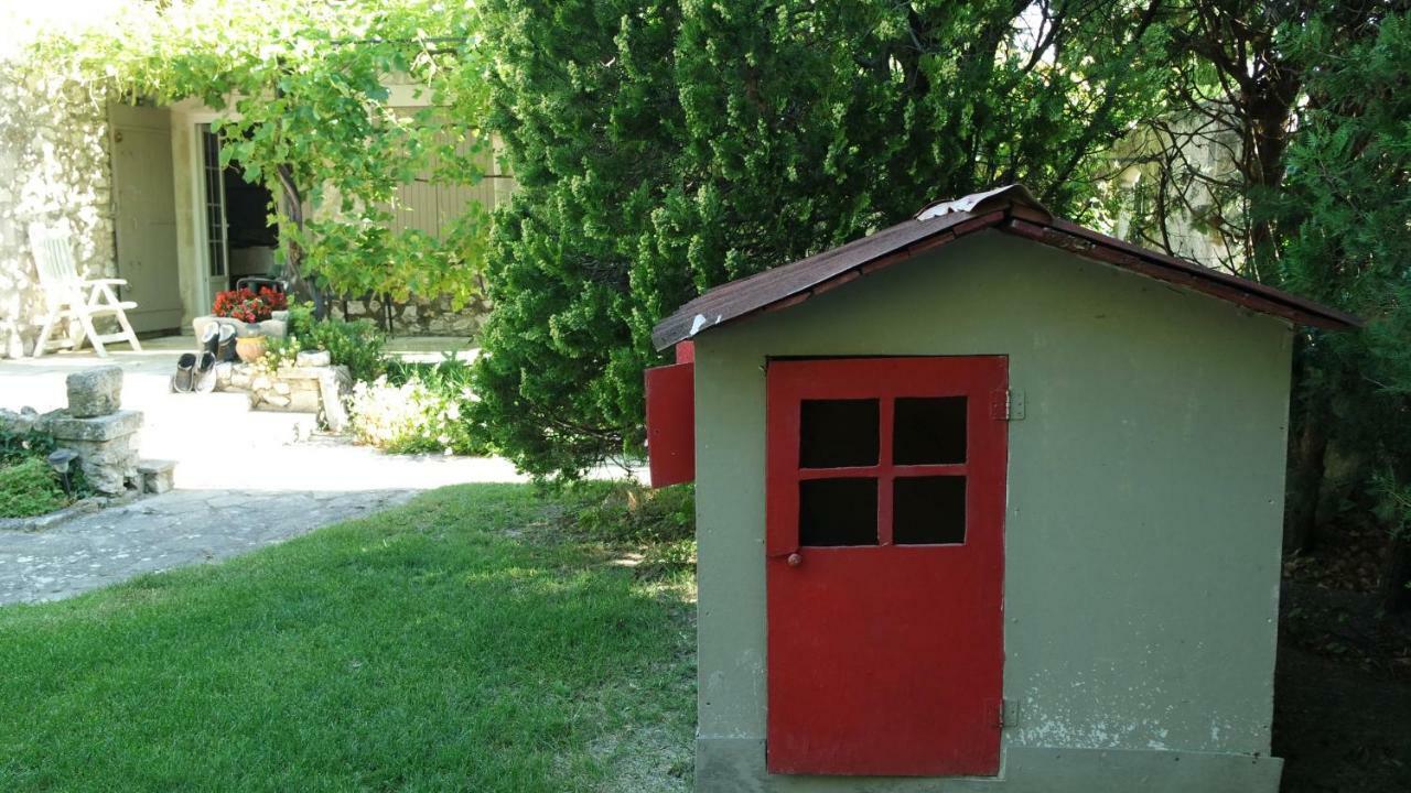 Mas Grimaud - Gite- Studio Et Chambres D'Hotes Familiales Eygalières Kültér fotó