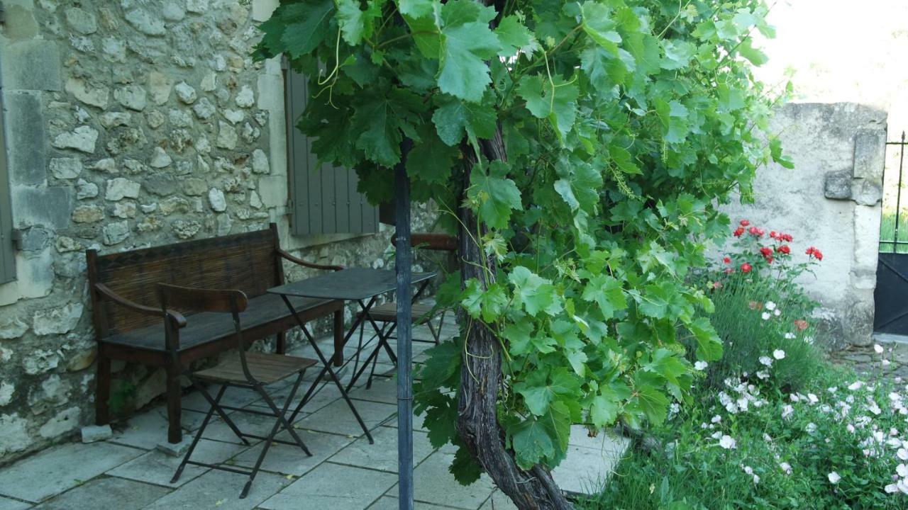 Mas Grimaud - Gite- Studio Et Chambres D'Hotes Familiales Eygalières Kültér fotó