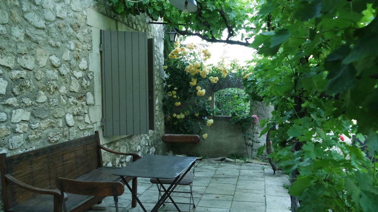 Mas Grimaud - Gite- Studio Et Chambres D'Hotes Familiales Eygalières Kültér fotó