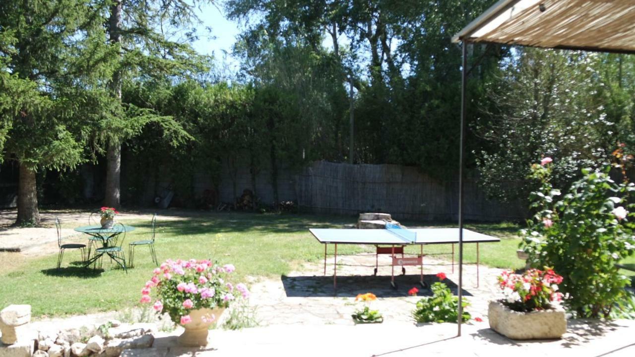 Mas Grimaud - Gite- Studio Et Chambres D'Hotes Familiales Eygalières Kültér fotó
