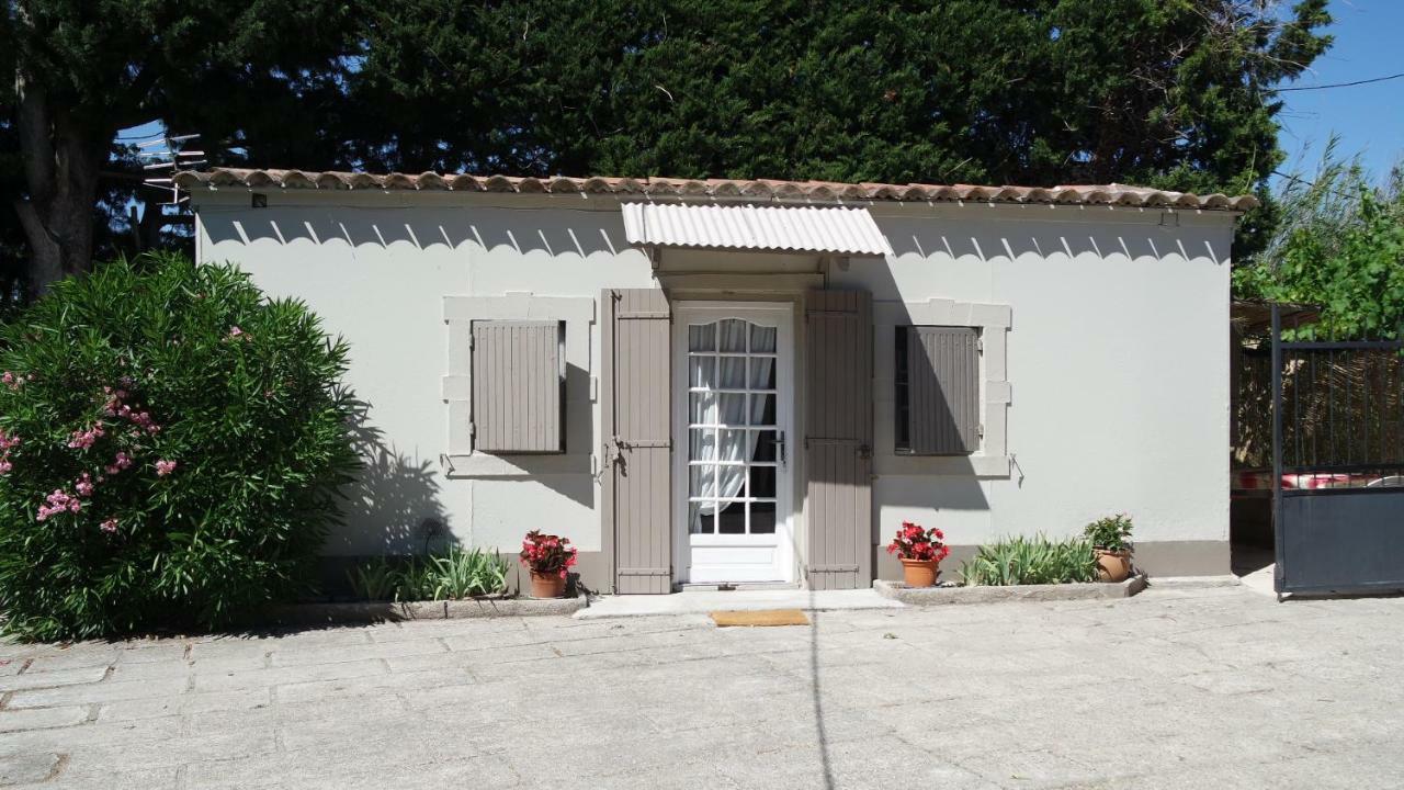 Mas Grimaud - Gite- Studio Et Chambres D'Hotes Familiales Eygalières Kültér fotó