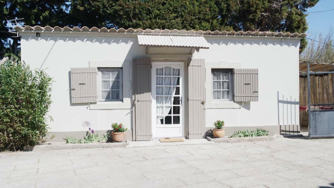 Mas Grimaud - Gite- Studio Et Chambres D'Hotes Familiales Eygalières Kültér fotó