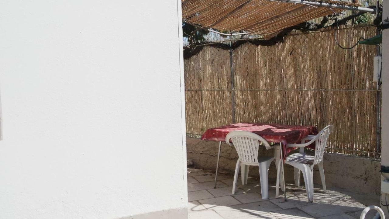 Mas Grimaud - Gite- Studio Et Chambres D'Hotes Familiales Eygalières Kültér fotó