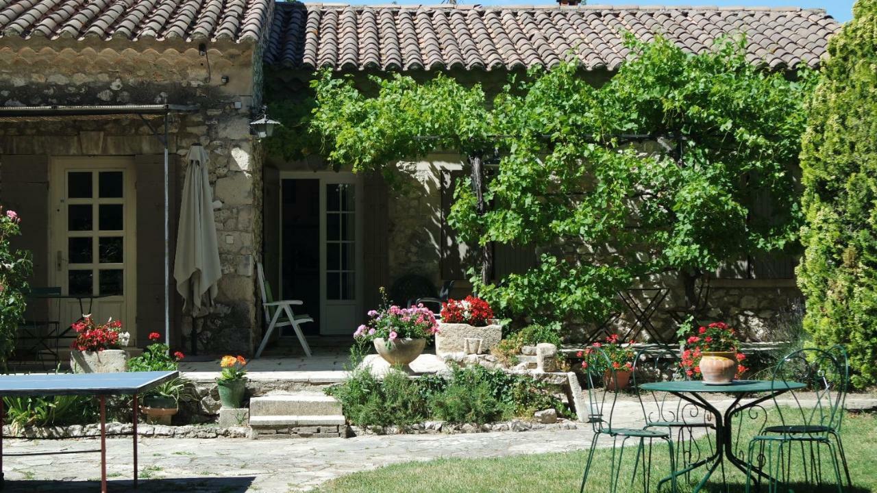 Mas Grimaud - Gite- Studio Et Chambres D'Hotes Familiales Eygalières Kültér fotó