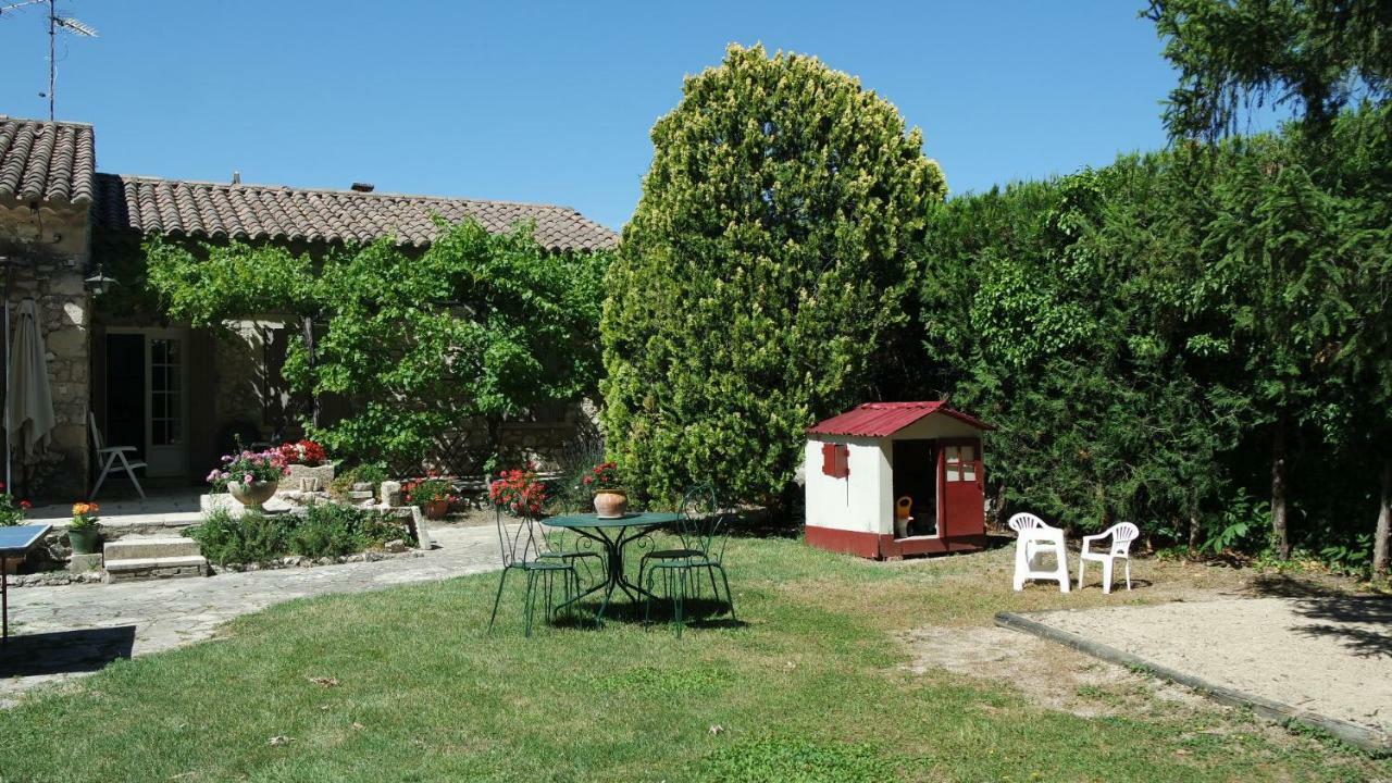 Mas Grimaud - Gite- Studio Et Chambres D'Hotes Familiales Eygalières Kültér fotó