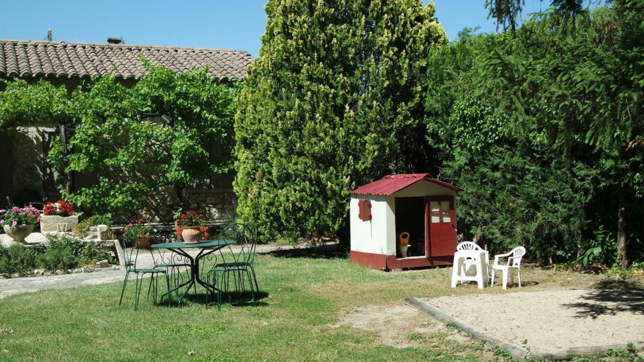 Mas Grimaud - Gite- Studio Et Chambres D'Hotes Familiales Eygalières Kültér fotó